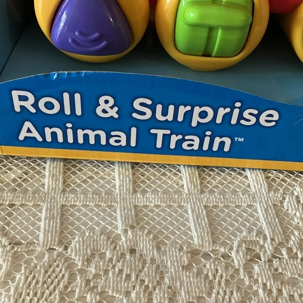 V-Tech Roll & Surprise Animal Pop-Up Surprise Teaches 6-36 months. New in Pkg